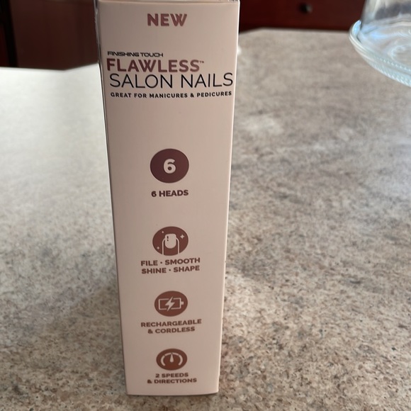 Flawless salon nails brand new never used - Picture 2 of 3